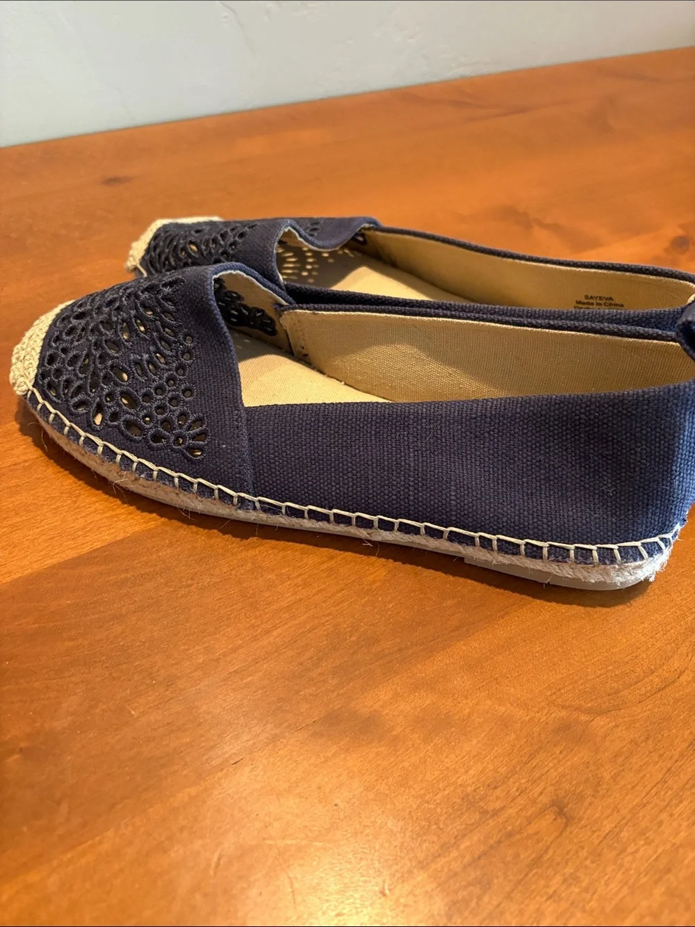 Kelly and Katie canvas loafers Sz 8